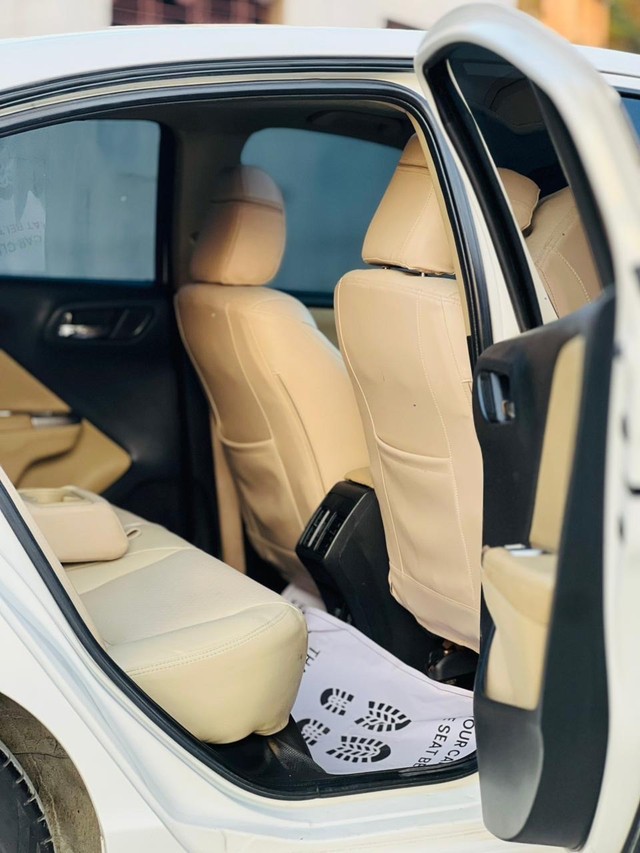 Second-hand 2015 Honda City i VTEC VX for sale in Pune-9