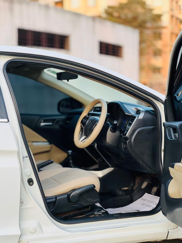 Second-hand 2015 Honda City i VTEC VX for sale in Pune-8