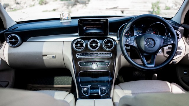 Second-hand 2017 Mercedes-Benz C-Class C 220 CDI Avantgarde for sale in New Delhi-14