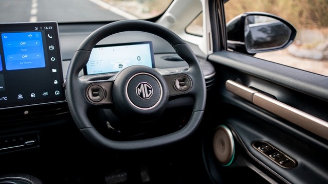 Second-hand 2024 MG Windsor EV Essence for sale in New Delhi-12