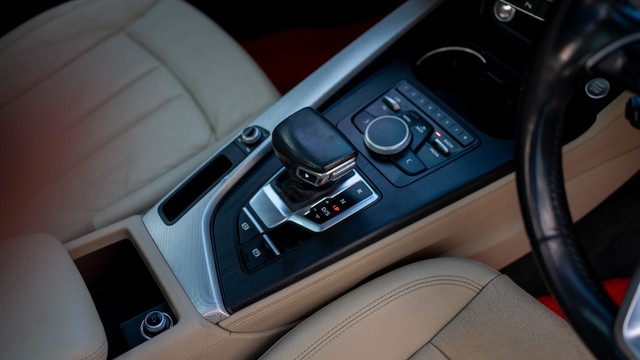 Second-hand 2016 Audi A4 35 TFSi Premium for sale in New Delhi-14