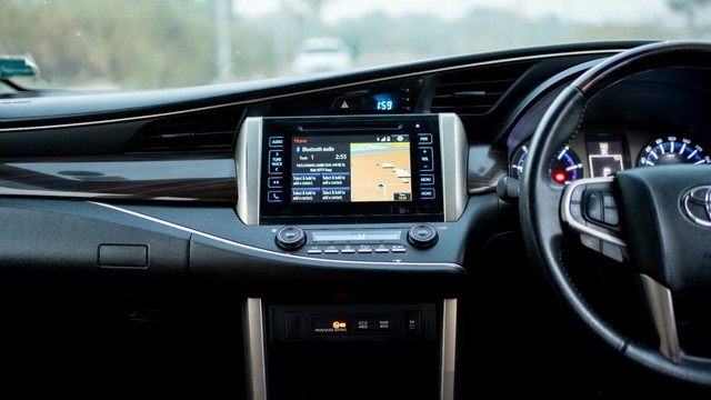 Second-hand 2018 Toyota Innova Crysta 2.8 ZX AT BSIV for sale in New Delhi-10