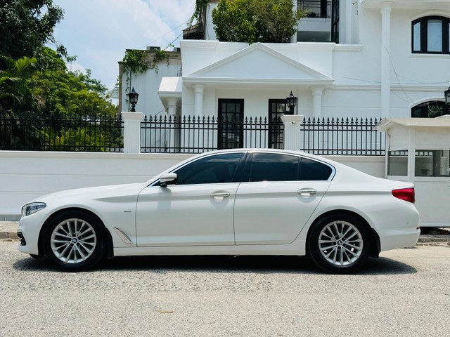 Second-hand 2019 BMW 5 Series 520d Luxury Line for sale in New Delhi-3