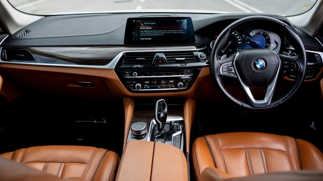 Second-hand 2019 BMW 5 Series 520d Luxury Line for sale in New Delhi-17