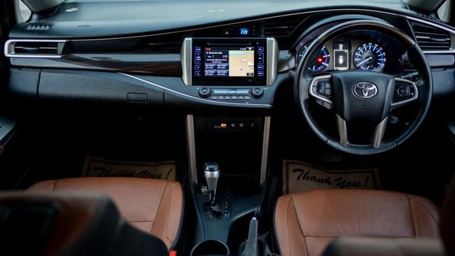 Second-hand 2018 Toyota Innova Crysta 2.8 ZX AT BSIV for sale in New Delhi-12