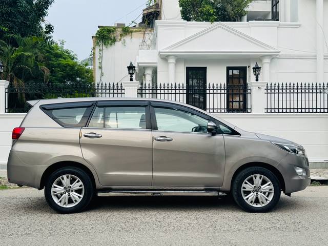 https://images10.gaadi.com/usedcar_image/BB993BA4-D750-4220-8619-A472792A8547/original/73a5e7d7-3580-4e17-89a6-ac17f4e977f3.jpg?imwidth=6401