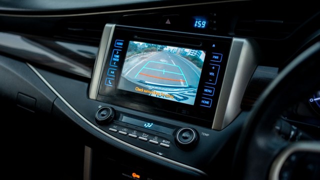 Second-hand 2018 Toyota Innova Crysta 2.8 ZX AT BSIV for sale in New Delhi-11