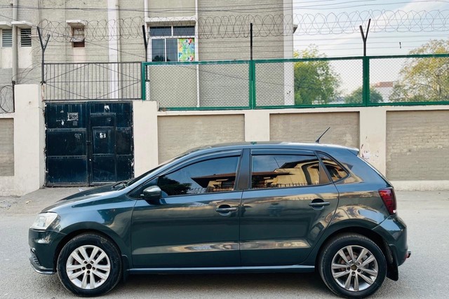 Second-hand 2017 Volkswagen Polo 1.5 TDI Highline for sale in New Delhi-2