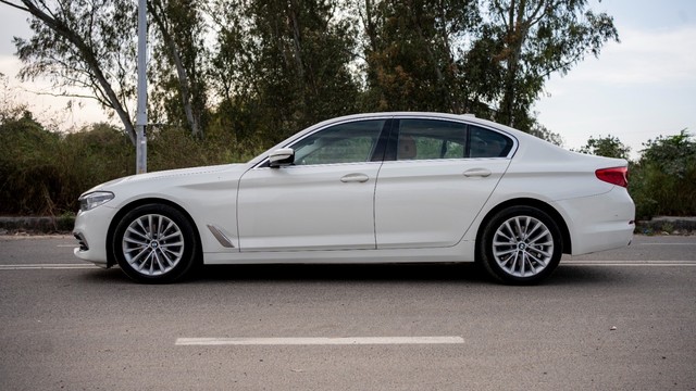 Second-hand 2019 BMW 5 Series 520d Luxury Line for sale in New Delhi-2