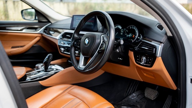 Second-hand 2019 BMW 5 Series 520d Luxury Line for sale in New Delhi-6