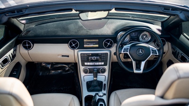 Second-hand 2014 Mercedes-Benz SLK-Class SLK 350 for sale in New Delhi-8