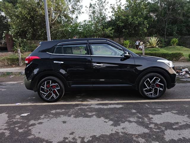 https://images10.gaadi.com/usedcar_image/BC6B8090-D359-4D54-BE90-616031D6C5EE/original/db47be36-f4f5-403f-b404-6e86f67e4178.jpg?imwidth=6401