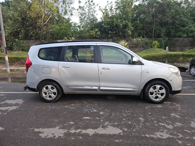 https://images10.gaadi.com/usedcar_image/BC6B8090-D359-4D54-BE90-616031D6C5EE/original/f2c5084c-225e-42ca-9d9a-1319b6b30089.jpg?imwidth=6401