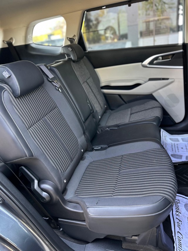 Kia Carens Prestige Second-hand 2024 Kia Carens Prestige for sale in Kota-7