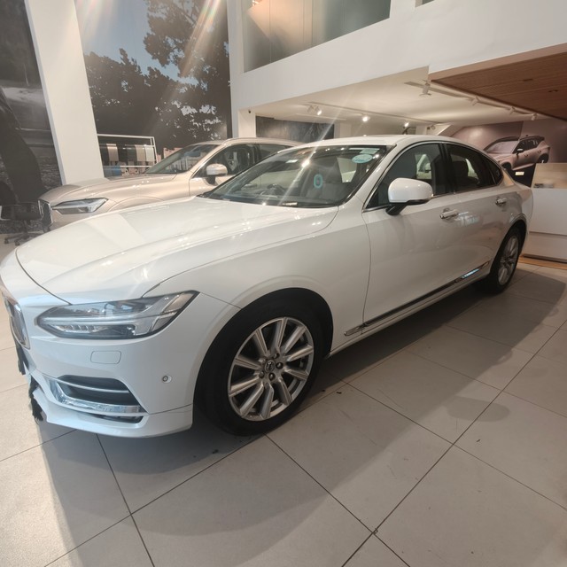 Second-hand 2018 Volvo S90 D4 Inscription BSIV for sale in Gurgaon-7