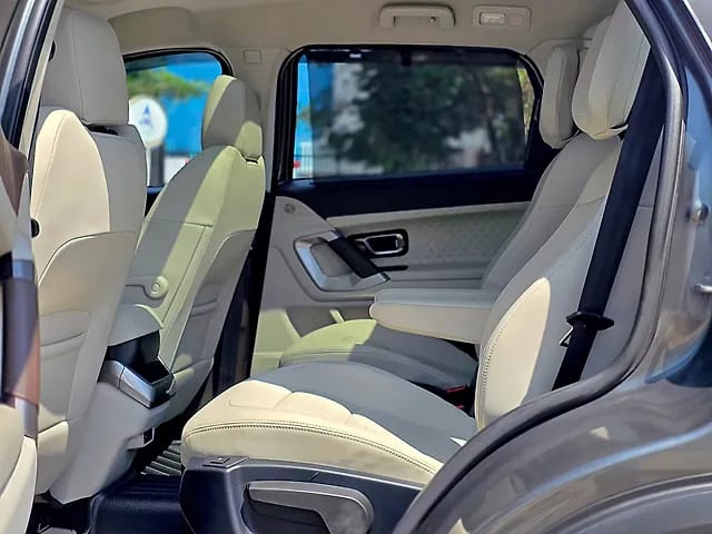 Buy Used Tata Safari Accomplished Plus AT of 2023 model @ 22,75,000 INR ...