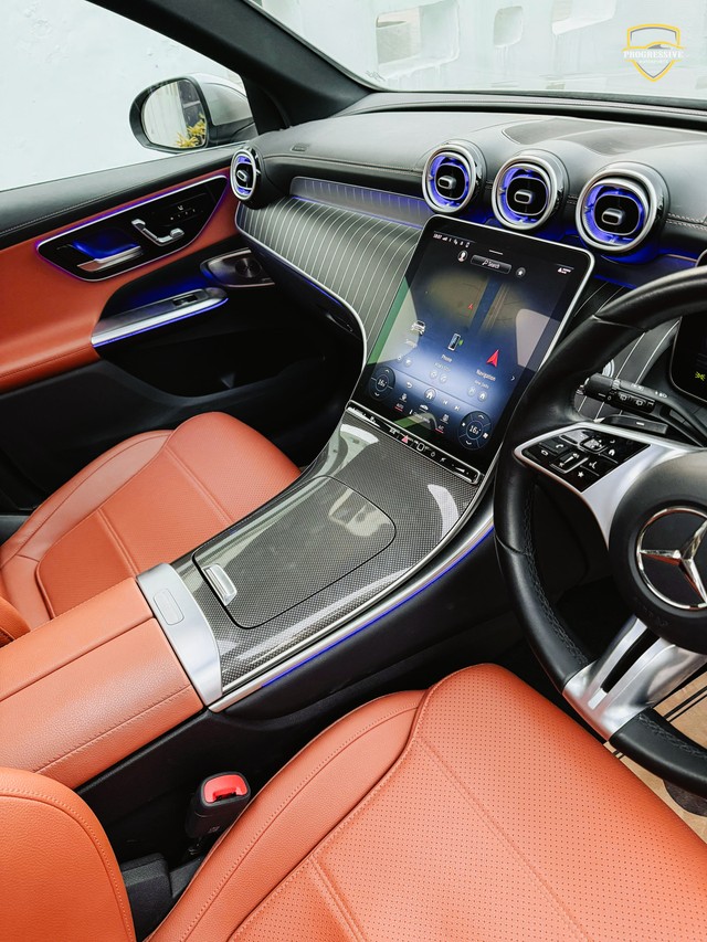 Second-hand 2024 Mercedes-Benz GLC 300 for sale in New Delhi-7