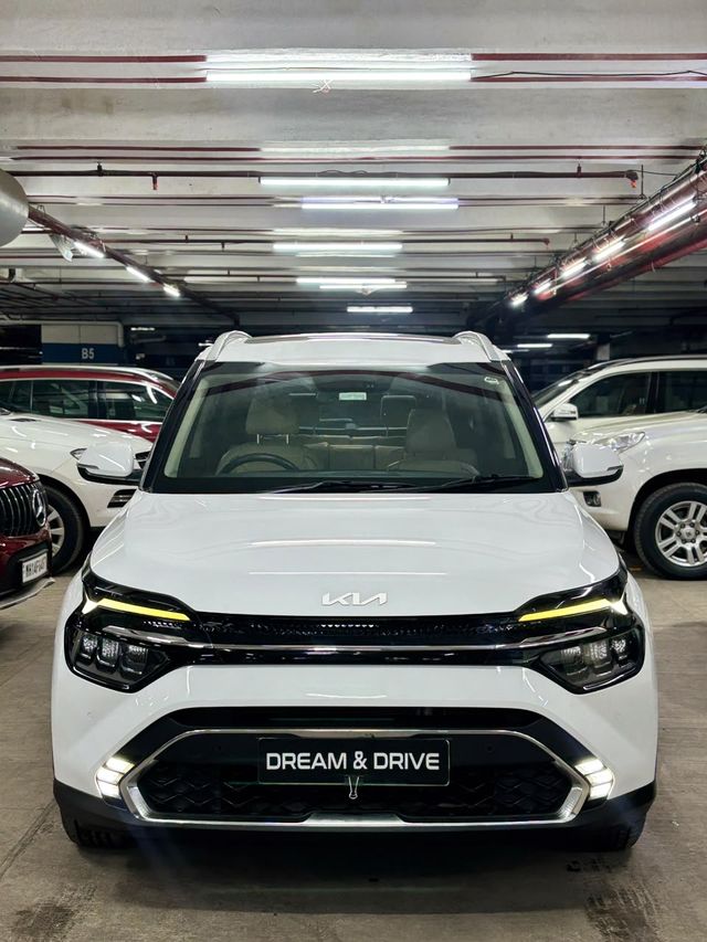 Kia Carens Luxury Plus Diesel AT BSVI Second-hand 2022 Kia Carens Luxury Plus Diesel AT BSVI for sale in Mumbai