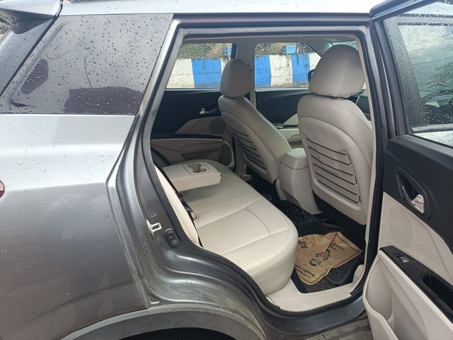 Second-hand 2021 Mahindra XUV300 W8 BSVI for sale in Kolkata-5