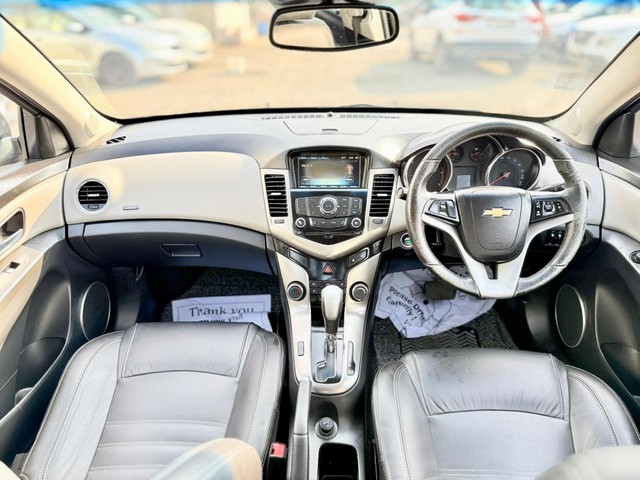 Chevrolet Cruze LTZ AT Second-hand 2017 Chevrolet Cruze LTZ AT for sale in Surat-6