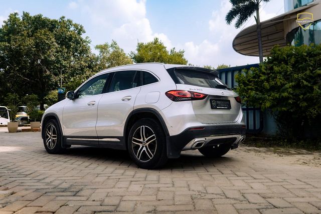 Mercedes-Benz GLA 200 बीएस6 Second-hand 2022 Mercedes-Benz GLA 200 बीएस6 for sale in New Delhi