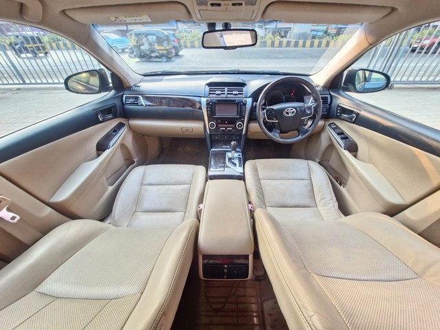 Second-hand 2014 Toyota Camry Hybrid for sale in Mumbai-9
