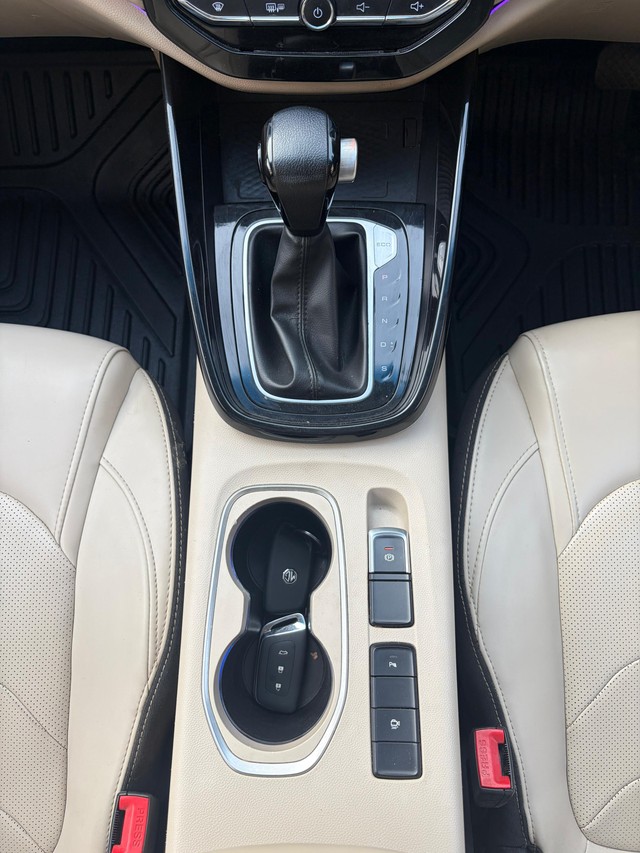 Second-hand 2022 MG Hector Sharp EX CVT for sale in New Delhi-6