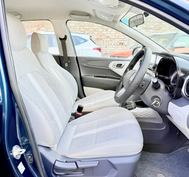 Second-hand 2020 Hyundai Grand i10 Nios AMT Sportz for sale in Surat-8