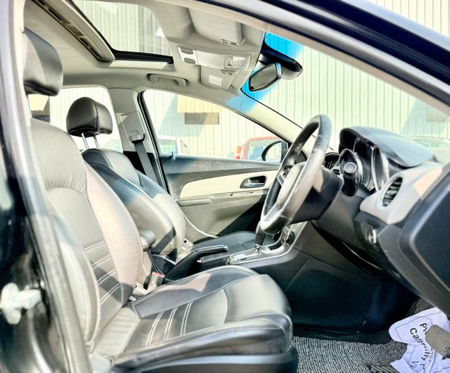 Chevrolet Cruze LTZ AT Second-hand 2017 Chevrolet Cruze LTZ AT for sale in Surat-11