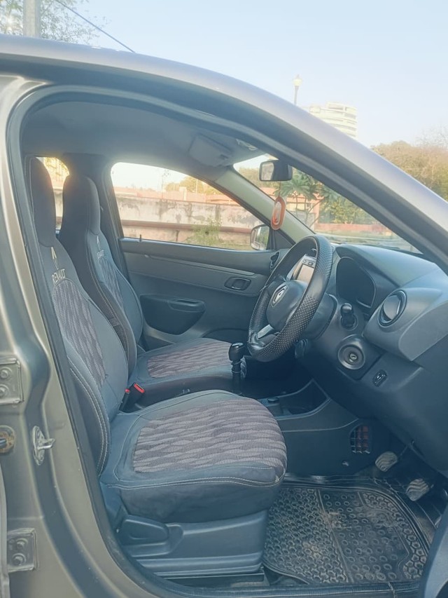 Second-hand 2017 Renault KWID 1.0 RXT for sale in Noida-6