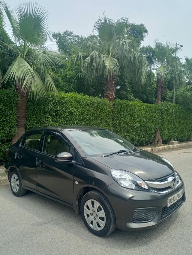 Honda Amaze S Option i-VTEC Second-hand 2018 Honda Amaze S Option i-VTEC for sale in New Delhi
