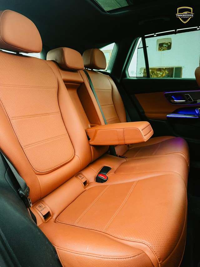 Second-hand 2024 Mercedes-Benz GLC 300 for sale in New Delhi-6