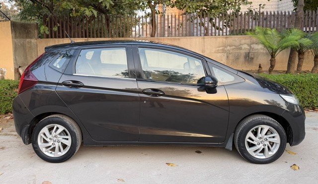 Second-hand 2016 Honda Jazz 1.2 V AT i VTEC for sale in New Delhi-1