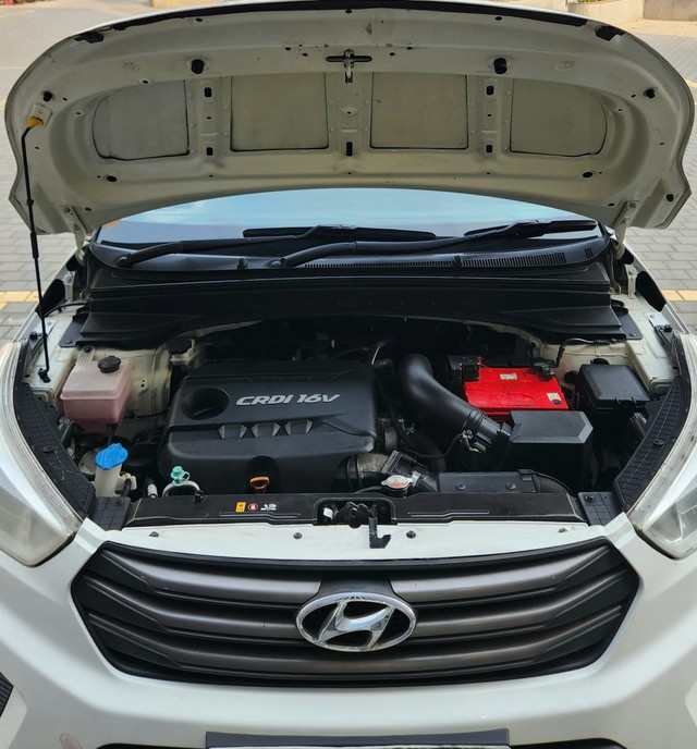 Second-hand 2015 Hyundai Creta 1.4 CRDi Base for sale in Surat-5