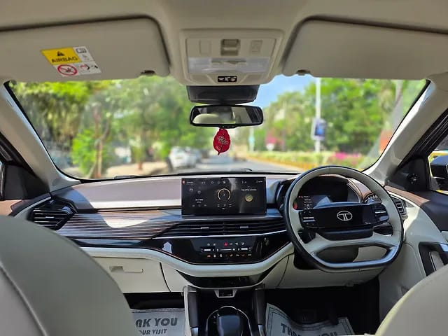 Buy Used Tata Safari Accomplished Plus AT of 2023 model @ 22,75,000 INR ...