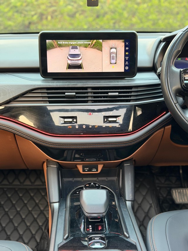 Second-hand 2024 Tata Harrier Adventure Plus AT for sale in Surat-16