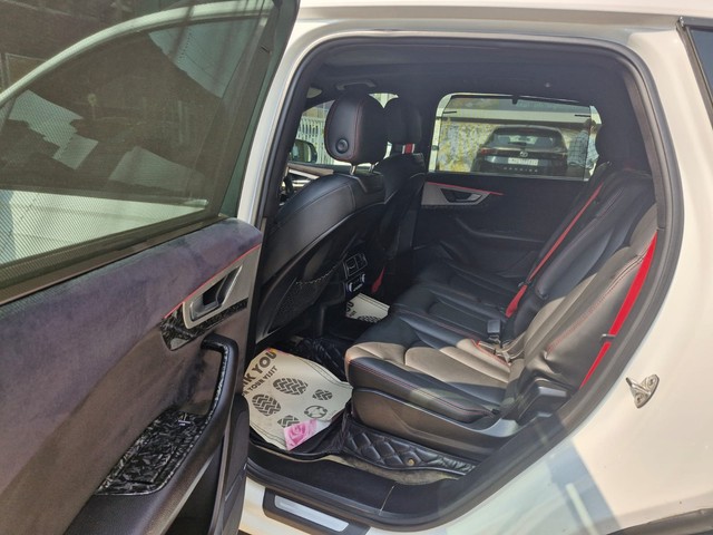 Second-hand 2016 Audi Q7 45 TDI Quattro Technology for sale in Mumbai-10