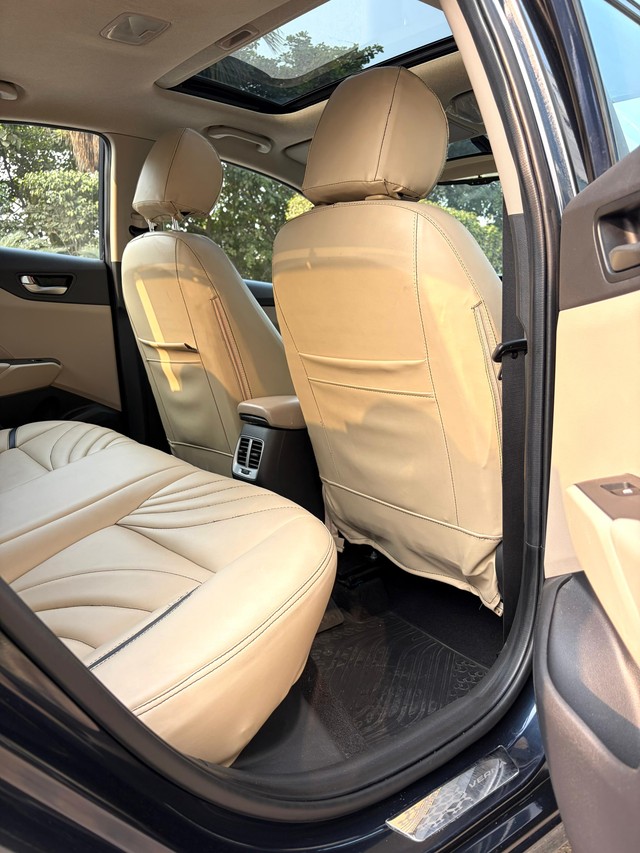 Second-hand 2020 Hyundai Verna SX IVT for sale in New Delhi-9