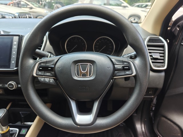 Second-hand 2022 Honda City V CVT for sale in New Delhi-10