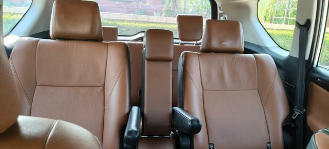 Toyota Innova Crysta 2.4 G MT Second-hand 2020 Toyota Innova Crysta 2.4 G MT for sale in Surat-13