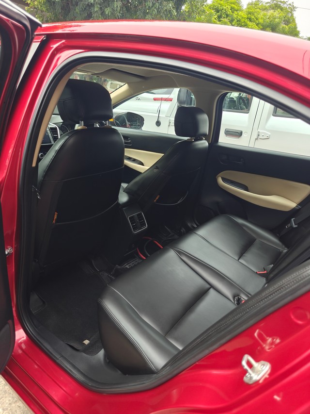 Honda City V MT Second-hand 2022 Honda City V MT for sale in New Delhi-6