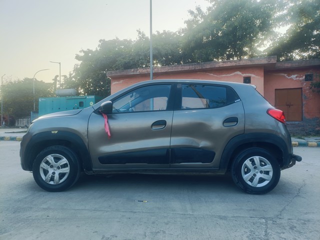 Second-hand 2017 Renault KWID 1.0 RXT for sale in Noida-2