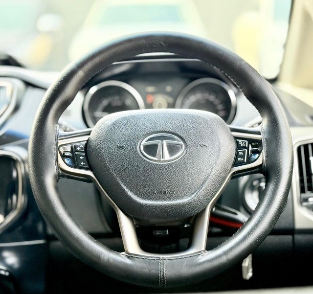 Second-hand 2017 Tata Hexa XTA for sale in Surat-5