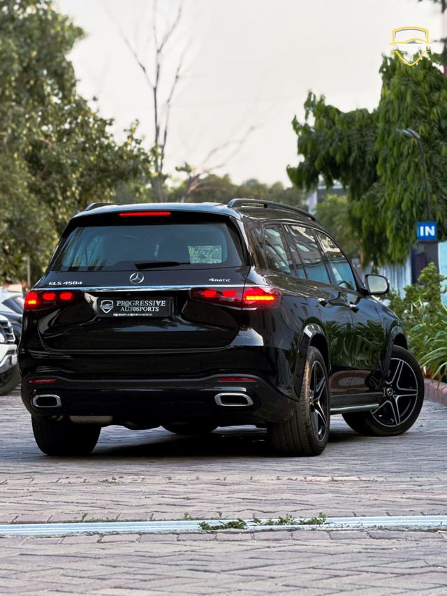 Mercedes-Benz GLS 450डी 4मैटिक एएमजी लाइन Second-hand 2026 Mercedes-Benz GLS 450डी 4मैटिक एएमजी लाइन for sale in New Delhi