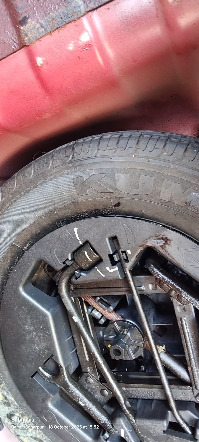 Second-hand 2011 Hyundai i10 Magna for sale in Kolkata-14