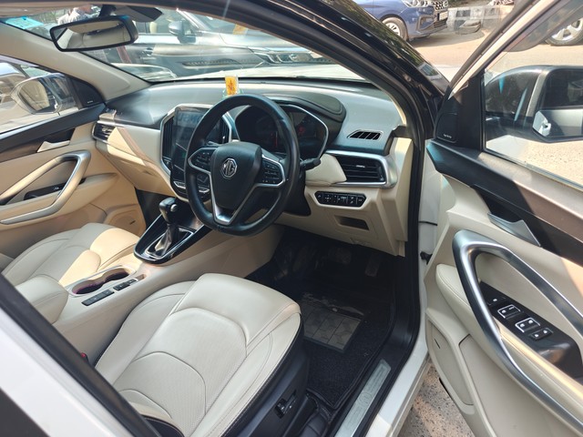 Second-hand 2022 MG Hector Sharp CVT for sale in New Delhi-3