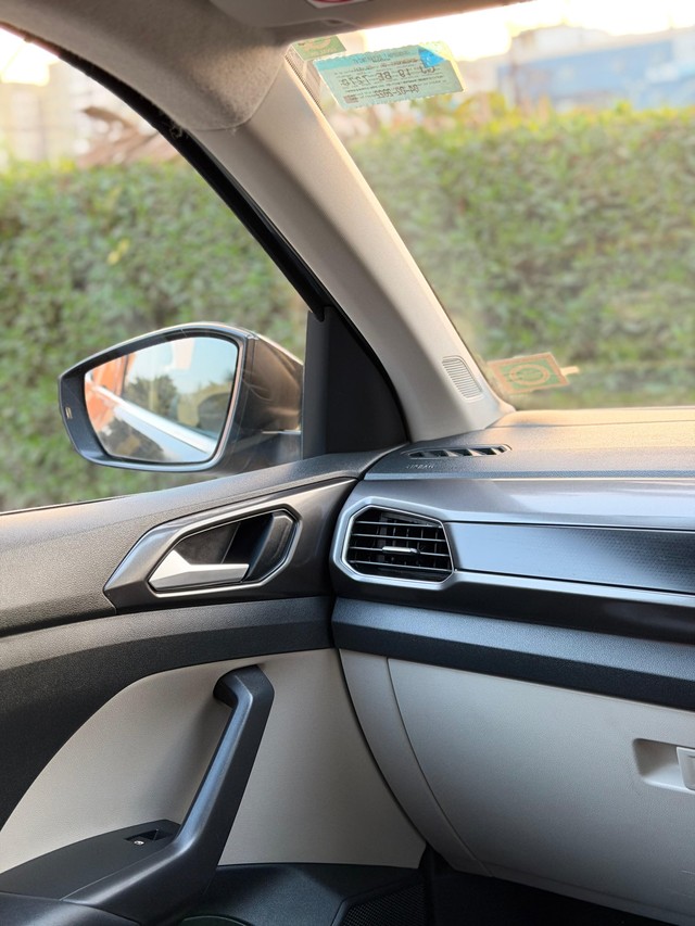 Second-hand 2022 Volkswagen Taigun 1.0 TSI Topline AT BSVI for sale in Surat-7