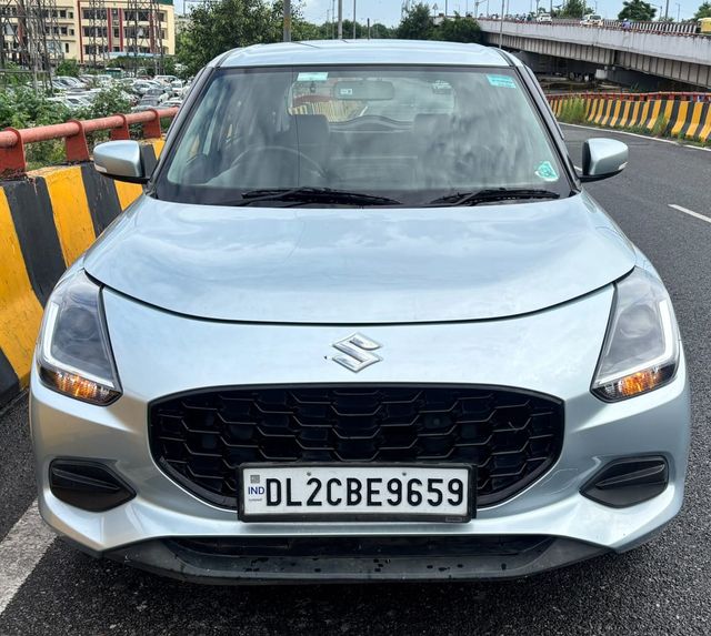Maruti Suzuki Swift वीएक्सआई ऑप्शनल Second-hand 2024 Maruti Suzuki Swift वीएक्सआई ऑप्शनल for sale in New Delhi