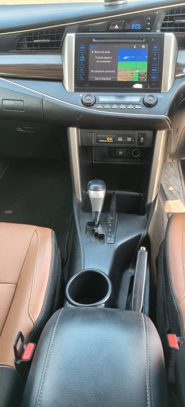 Toyota Innova Crysta 2.4 G MT Second-hand 2020 Toyota Innova Crysta 2.4 G MT for sale in Surat-11