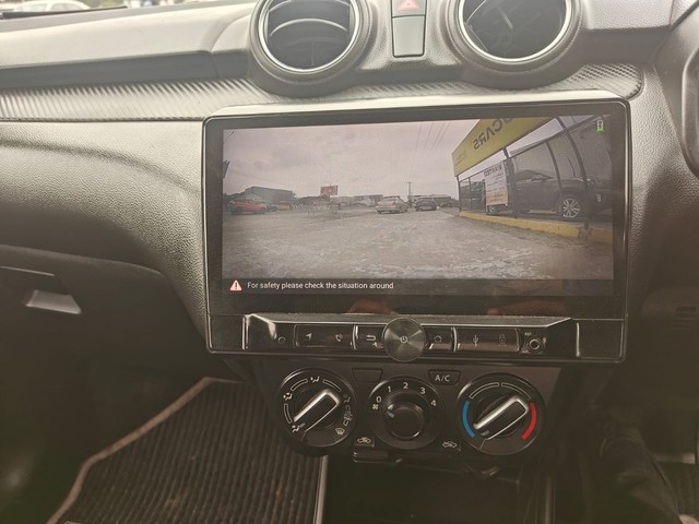 Second-hand 2020 Maruti Swift LXI for sale in Chennai-19